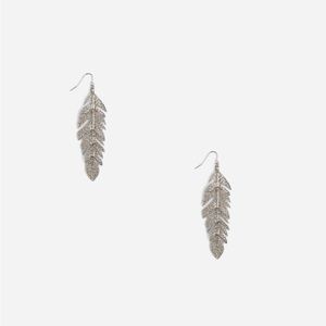 Stitch Fix Magnolia Grace silver statement earrings NWT